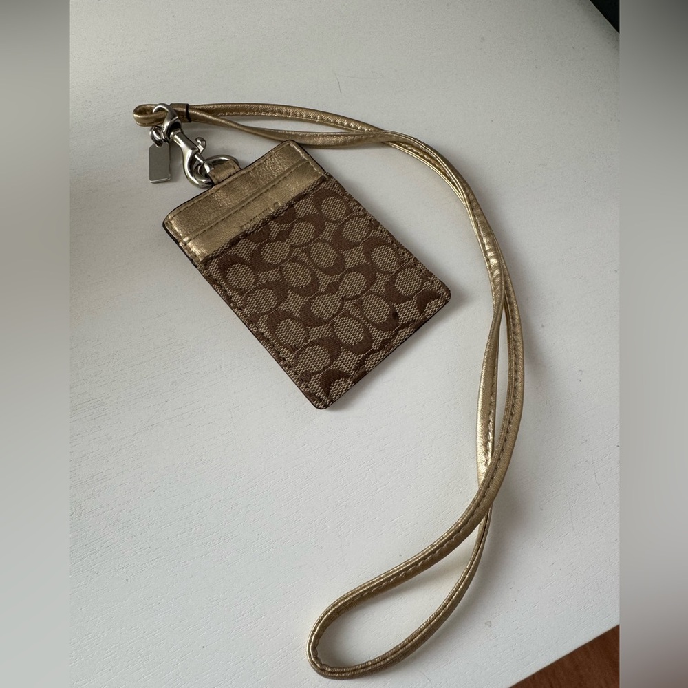 🎁COACH❤️NEW ID LANYARD NEW😊SIGNATURE COACH PATTERN